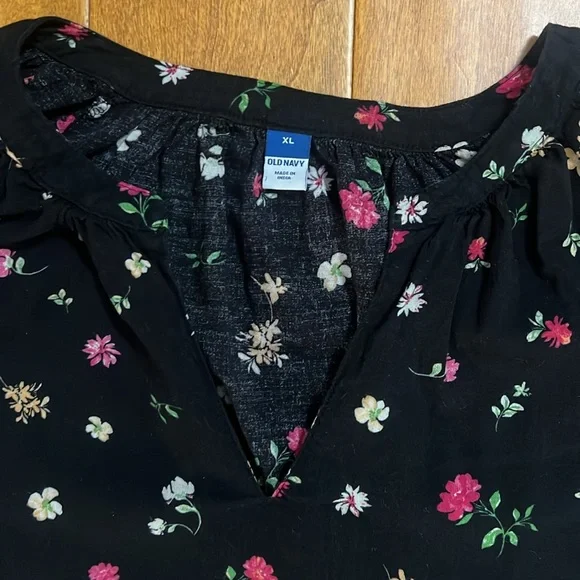 Old Navy Oversized Boxy Black Floral Blouse Size XL Casual Whimsigoth Fairy - Picture 2 of 9